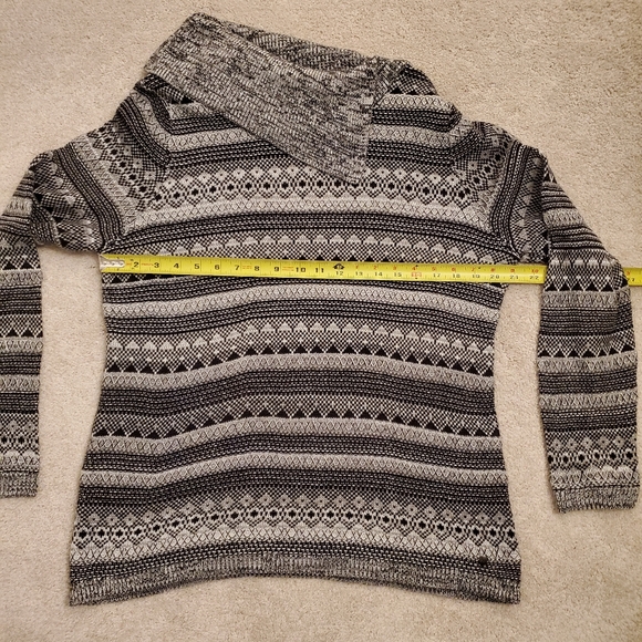 Northern Reflections sweater - Picture 8 of 9